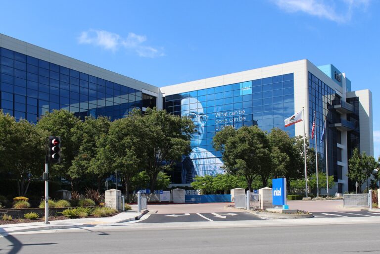 PG&E Falls 20% as SB 492 Leaves Subrogation in Place