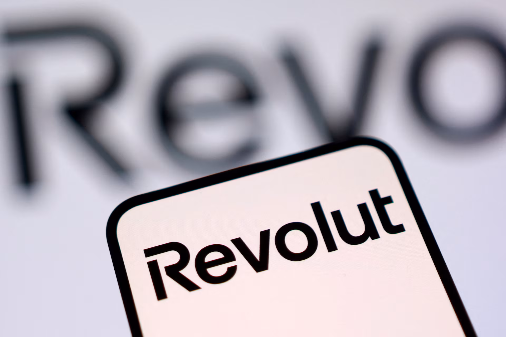 Revolut Eyes Philippine Bank Licence After London DTI Talks